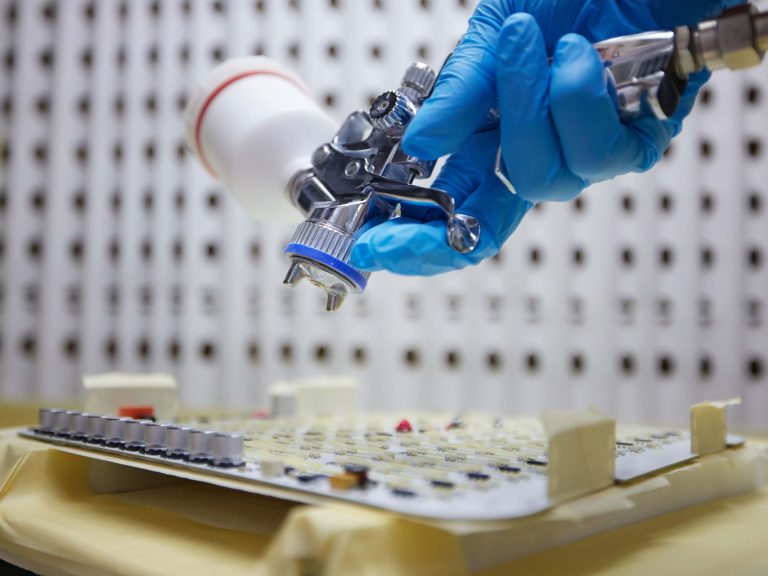 Hand coating at Variosystems Geseke location